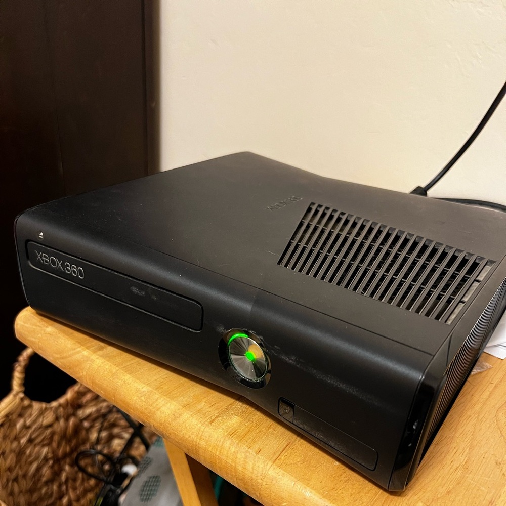 Xbox 360 with Fallout 3 and Bioshock 2